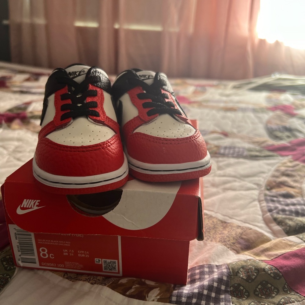 Size 8c - Picture 2 of 4